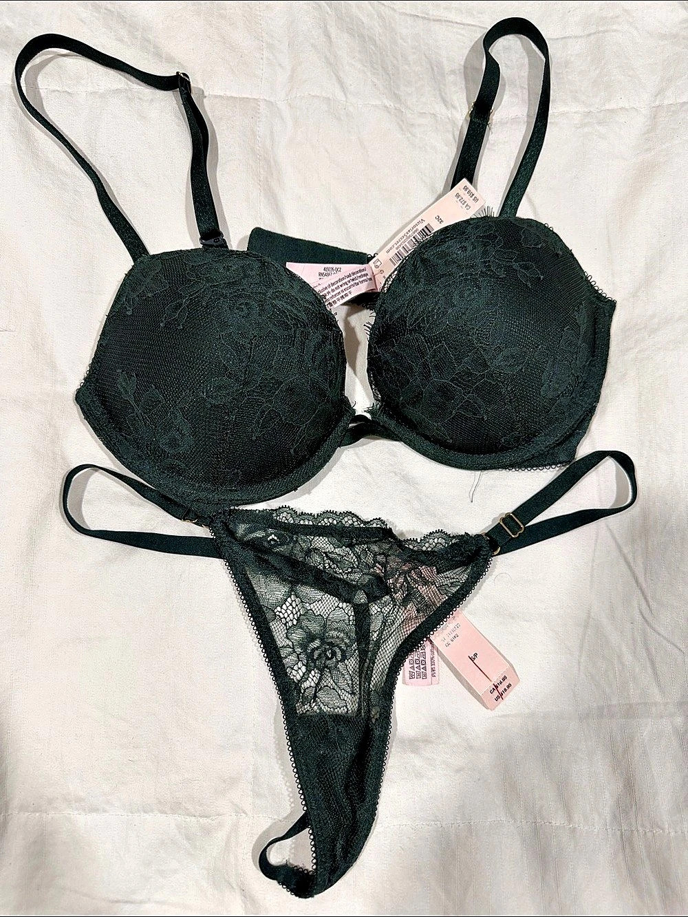 Victoria's Secret Green Lace Bra & Panty Set Size 32C/S NWT